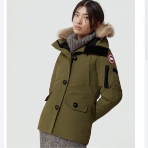 CANADA GOOSE MONTEBELLO PARKA MILITARY GREEN